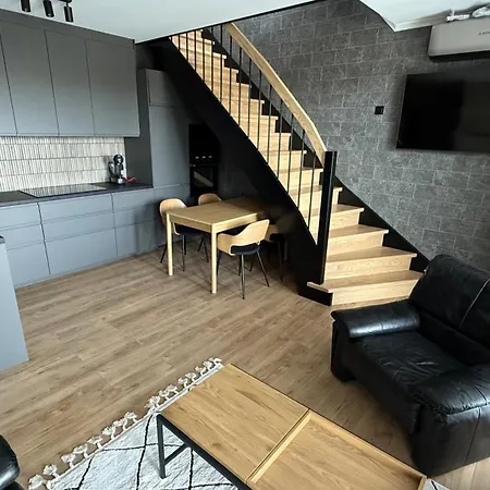 2level Bulwary Centrum غنيزنو